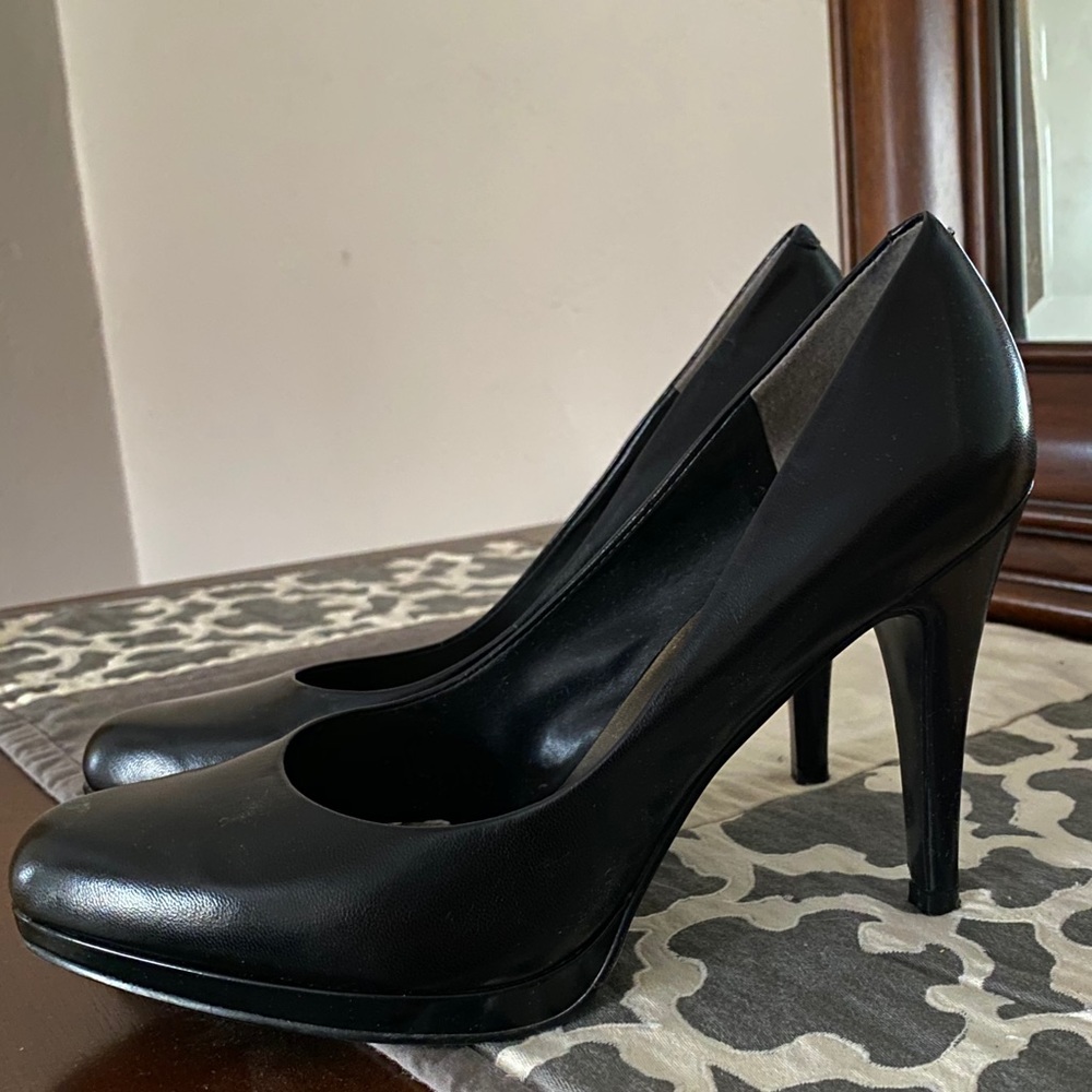 Nine West pumps